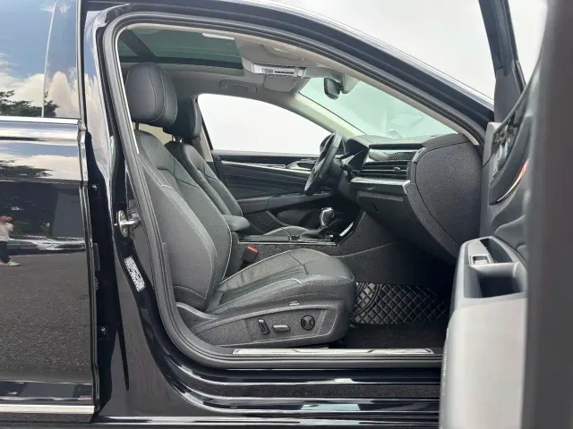 Volkswagen Passat — Фото автомобиля 23