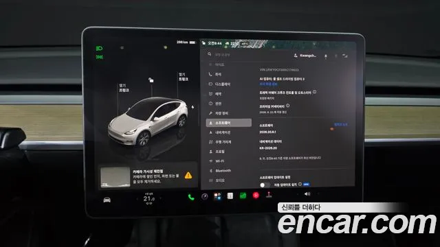 Tesla Model Y — Фото автомобиля 19