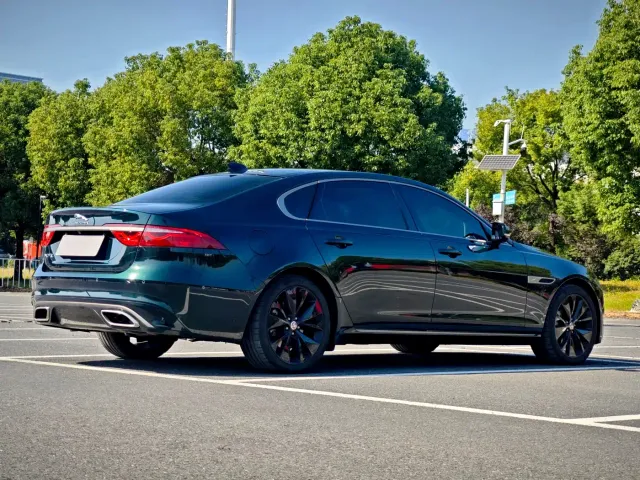Jaguar XFL — Фото автомобиля 5