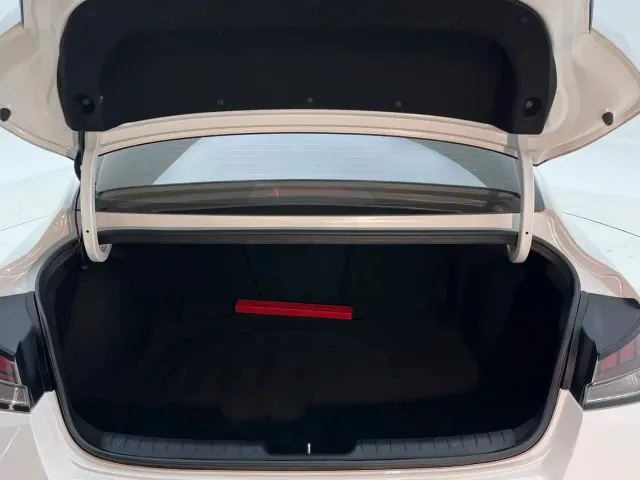 Hyundai Elantra — Фото автомобиля 21