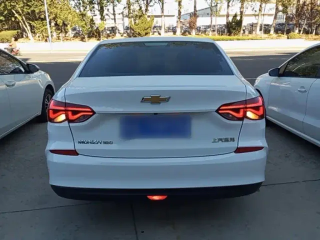 Chevrolet Monza — Фото автомобиля 5