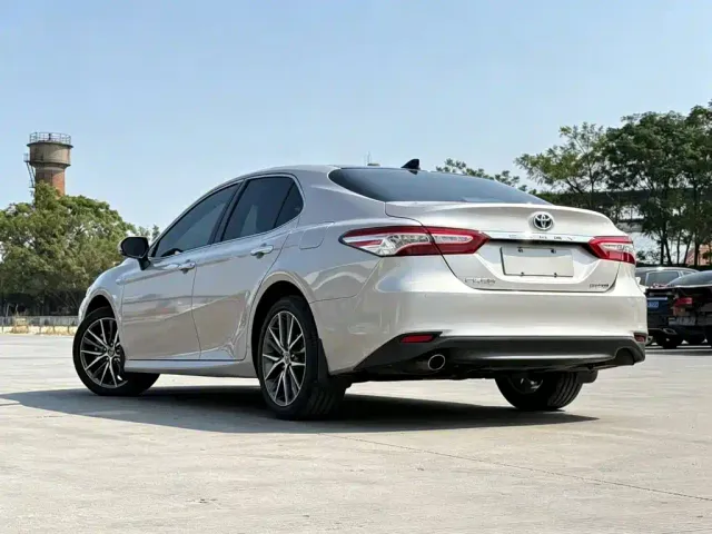 Toyota Camry — Фото автомобиля 6