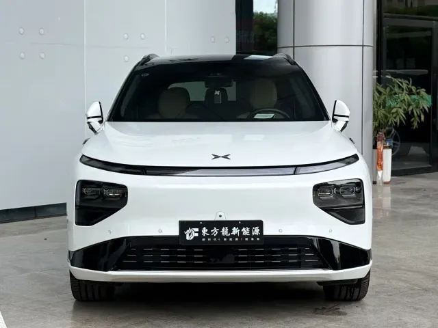 Xpeng G9 — Фото автомобиля 2