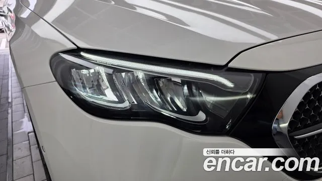 Mercedes-Benz E-Class — Фото автомобиля 21