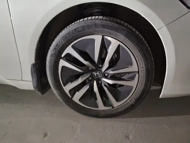 Honda Accord — Фото автомобиля 8