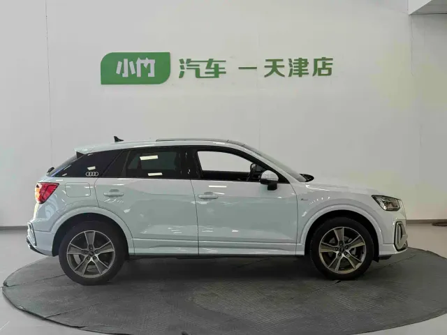 Audi Q2L — Фото автомобиля 8