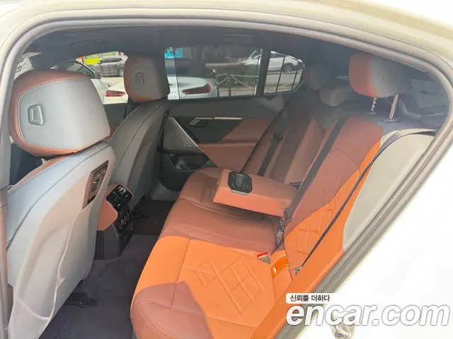 BMW 5 Series G60 — Фото автомобиля 9