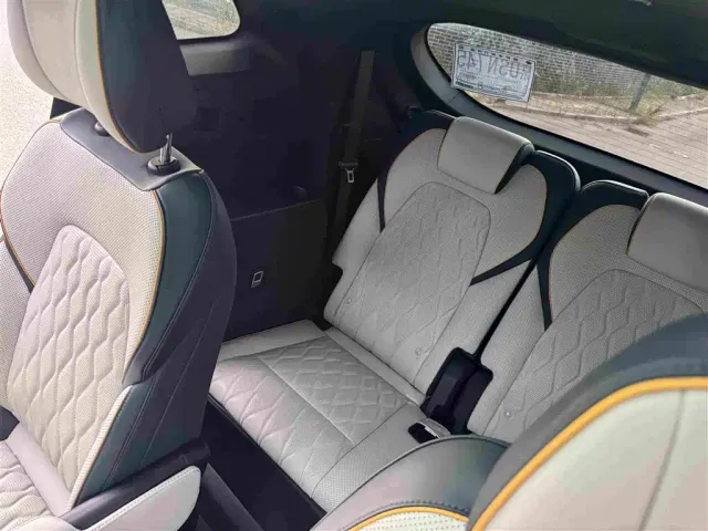 BYD Tang — Фото автомобиля 15