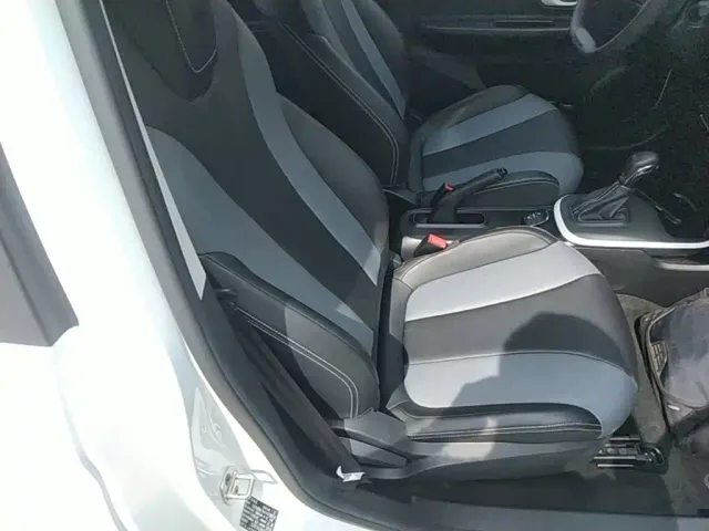 Roewe Clever — Фото автомобиля 19