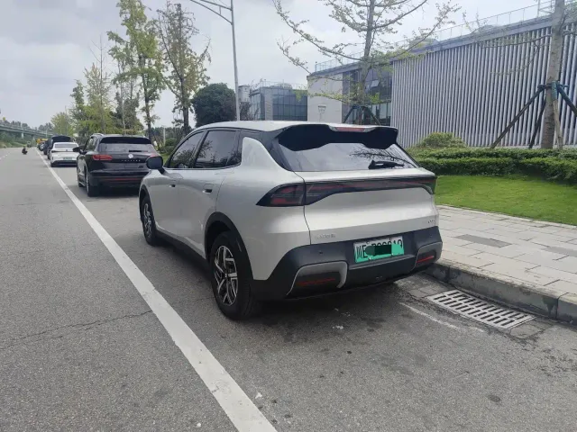 Changan Qiyuan Q05 — Фото автомобиля 6