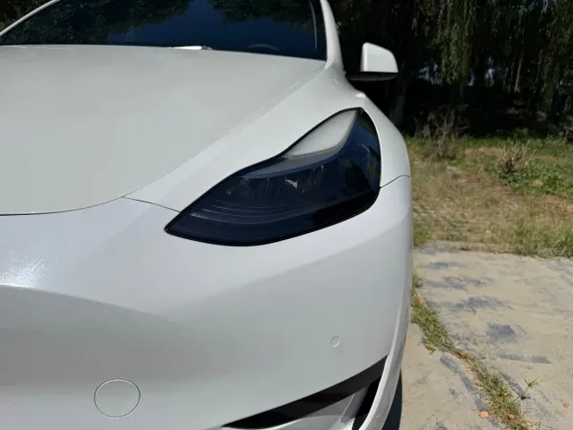 Tesla Model Y — Фото автомобиля 15