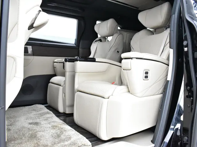 Toyota Alphard — Фото автомобиля 18