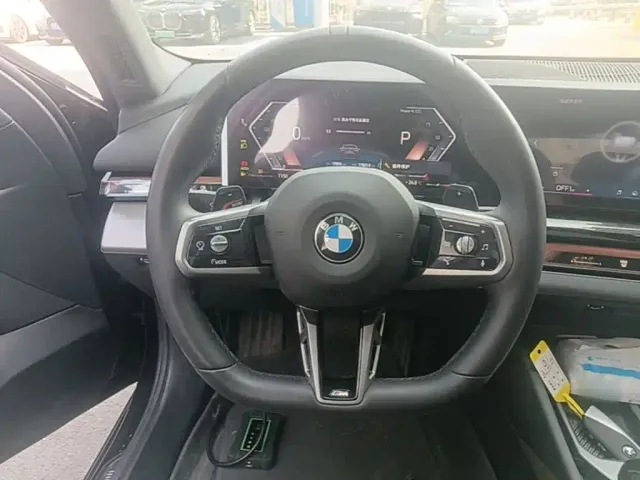 BMW 5 Series — Фото автомобиля 14