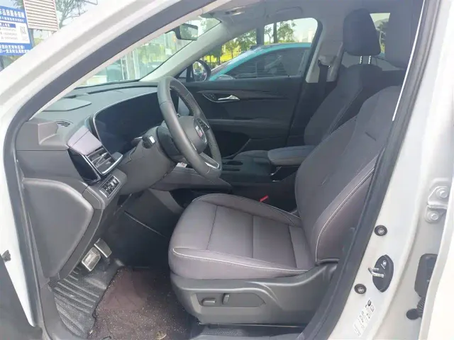 Buick Envision Plus — Фото автомобиля 8