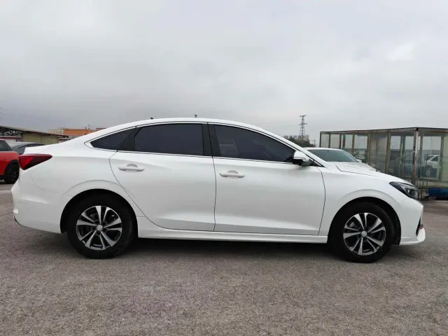 Changan Eado — Фото автомобиля 12