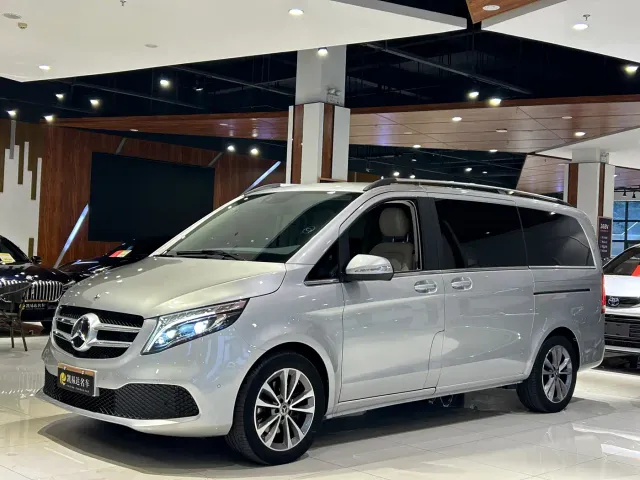 Фотография автомобиля — Mercedes-Benz V-Class