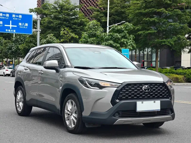 Toyota Corolla Cross — Фото автомобиля 3