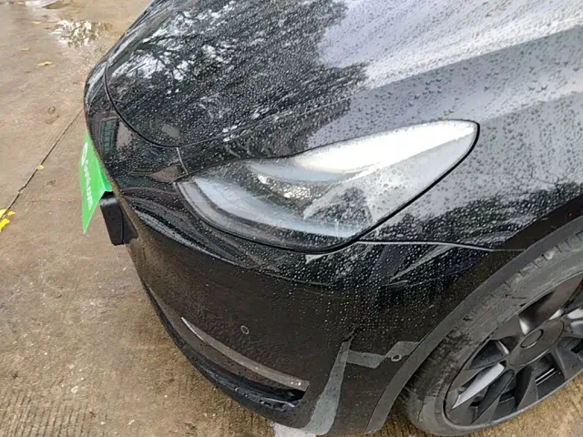 Tesla Model Y — Фото автомобиля 23