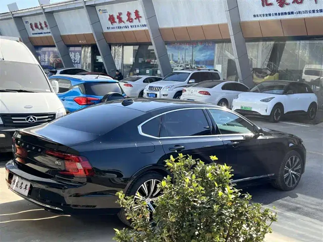 Volvo S90 — Фото автомобиля 21