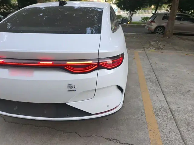 BYD Qin L — Фото автомобиля 7