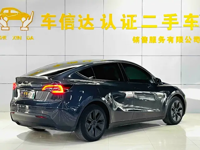 Tesla Model Y — Фото автомобиля 3