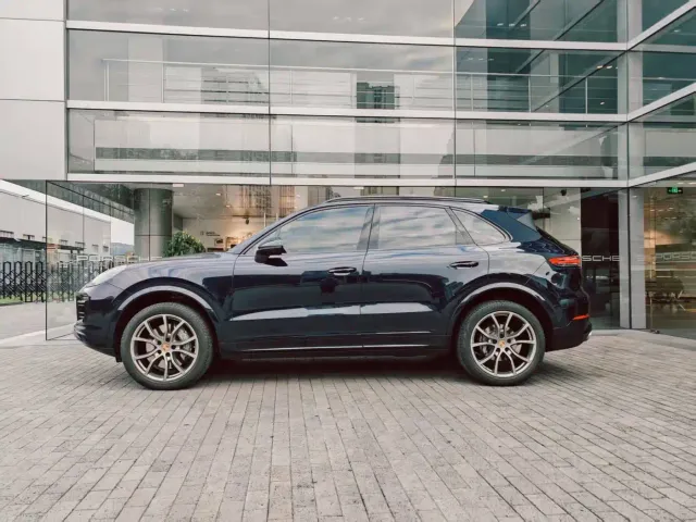 Porsche Cayenne — Фото автомобиля 3