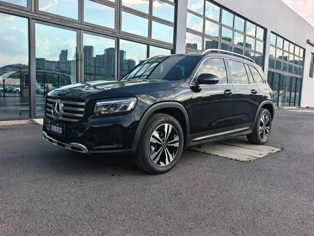 Фотография автомобиля — Mercedes-Benz GLB-Class