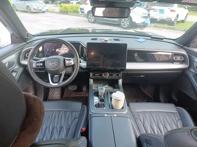 GAC Trumpchi GS8 — Фото автомобиля 12