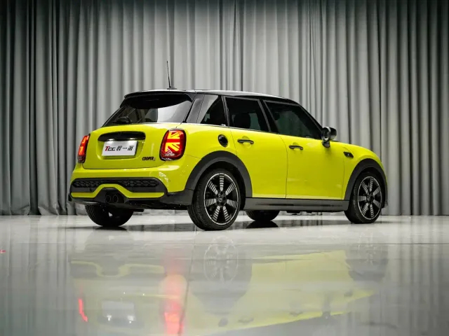 MINI Hatch — Фото автомобиля 11