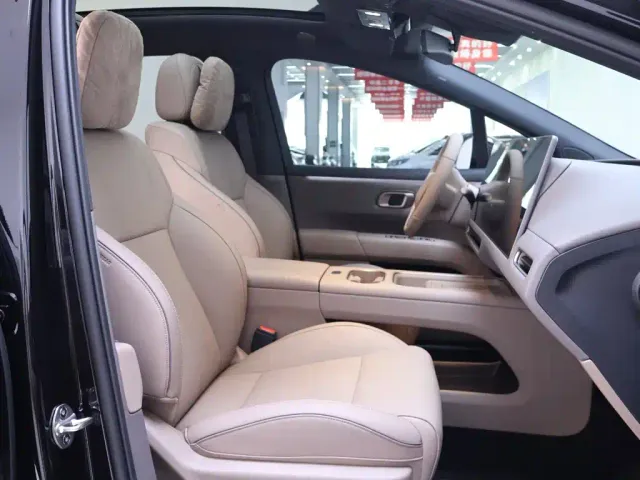 Li Auto i6 — Фото автомобиля 21