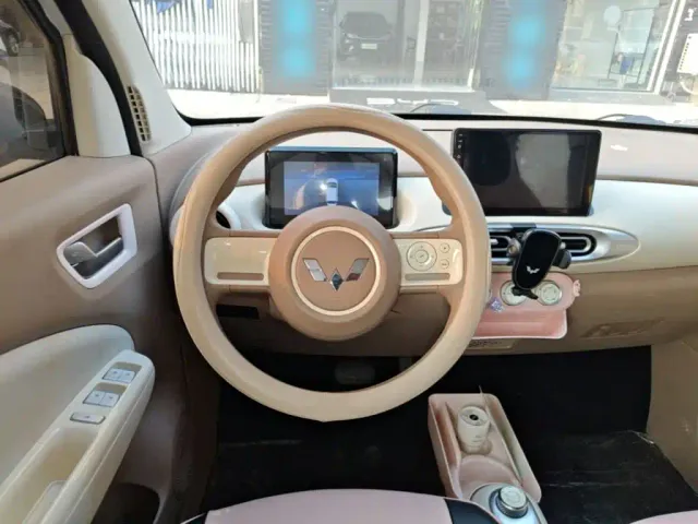 Wuling Hongguang Mini EV — Фото автомобиля 10