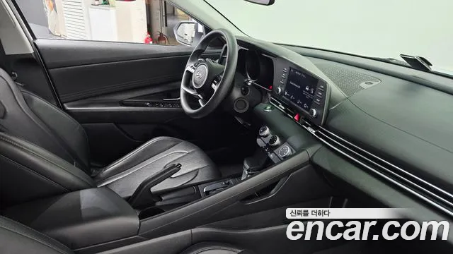 Hyundai AVANTE Avante (CN7) — Фото автомобиля 16