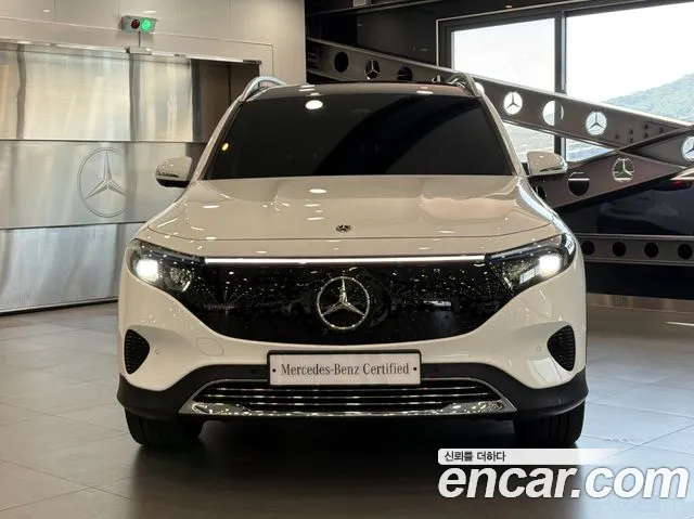Mercedes-Benz EQB — Фото автомобиля 2