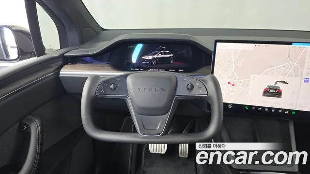 Tesla Model X — Фото автомобиля 19