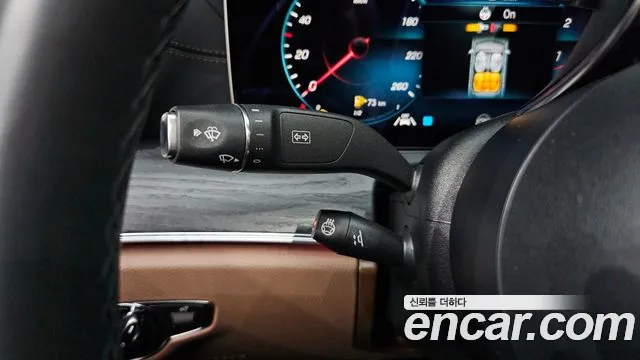 Mercedes-Benz E-Class — Фото автомобиля 27