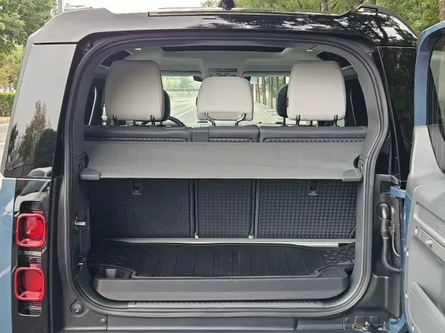 Land Rover Defender — Фото автомобиля 21