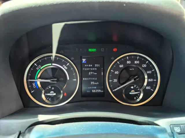 Toyota Alphard — Фото автомобиля 5