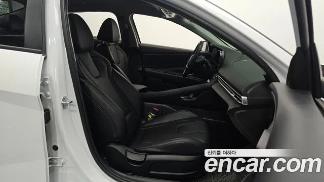 Hyundai Avante CN7 — Фото автомобиля 10
