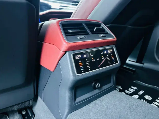 Audi A7L — Фото автомобиля 15