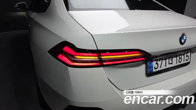 BMW 5-Series — Фото автомобиля 19