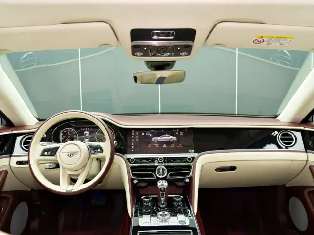 Bentley Flying Spur — Фото автомобиля 15