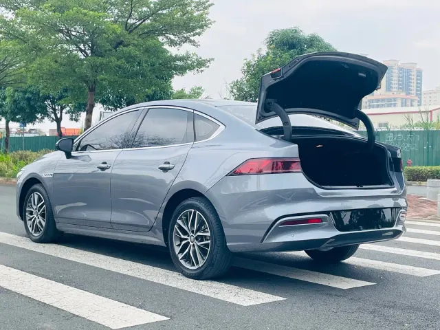 BYD Qin PLUS — Фото автомобиля 10