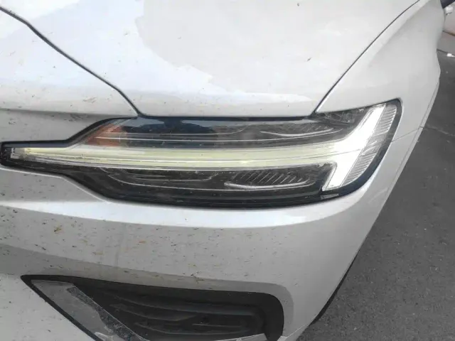 Volvo S60 — Фото автомобиля 5