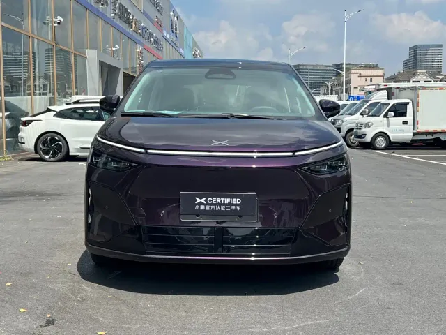 Xpeng X9 — Фото автомобиля 3