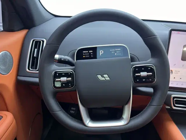 Li Auto L7 — Фото автомобиля 21