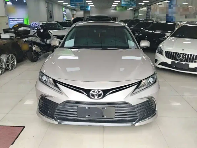 Toyota Camry — Фото автомобиля 2