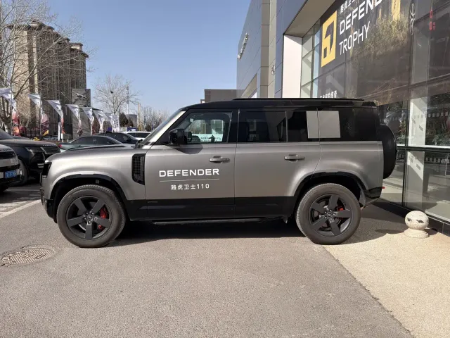 Land Rover Defender — Фото автомобиля 4