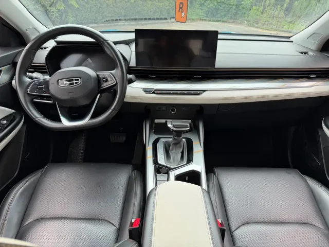 Geely Emgrand L — Фото автомобиля 11