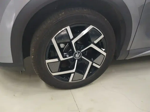 BYD Yuan PLUS — Фото автомобиля 22