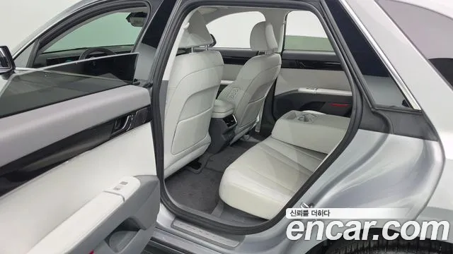 Hyundai Grandeur GN7 — Фото автомобиля 12